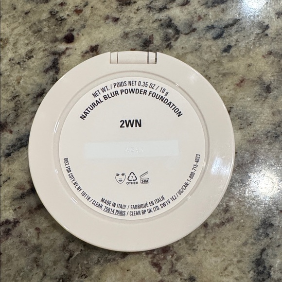 2WN Compact Powder Foundation - Picture 5 of 8